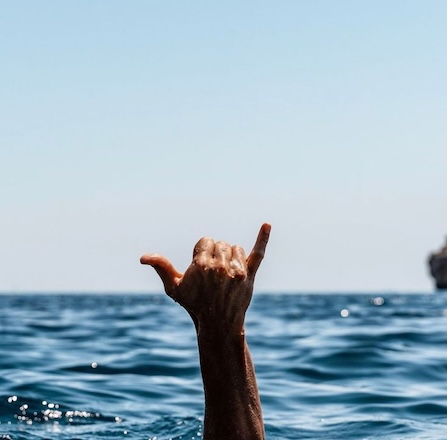 wave hand